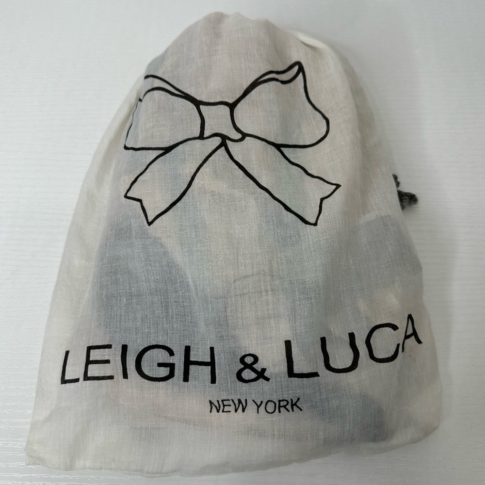 NWT Leigh & Luca Ombre Dye Lux Modal Black & Champaign Lightweight Scarf - Picture 10 of 11